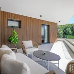 Gorgeous In Holiday home