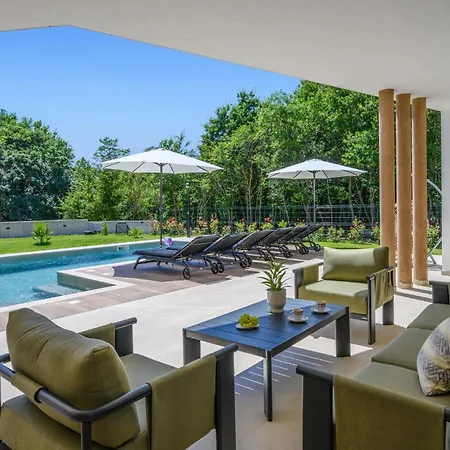 Luxurious In Nyaraló