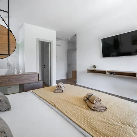 Luxurious In Nyaraló Šišan