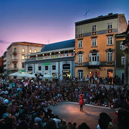 בית נופש Gorgeous In *