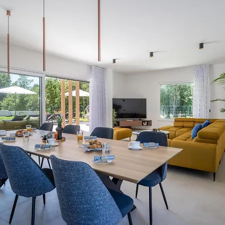 Gorgeous In Holiday home Sisan